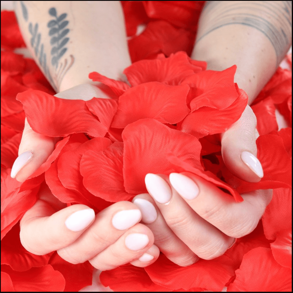 500 Lifelike Rose Petals