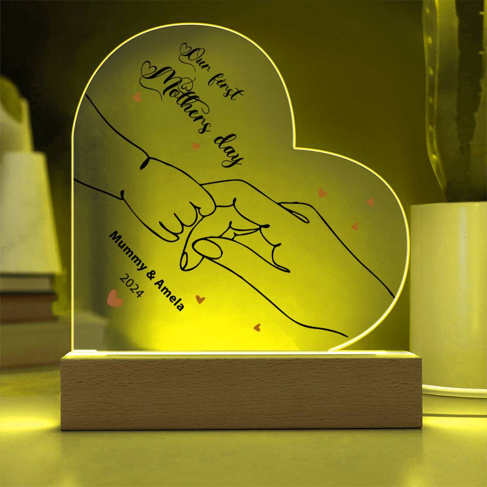 Nuestro primer Día de la Madre: placa acrílica personalizada con forma de corazón
