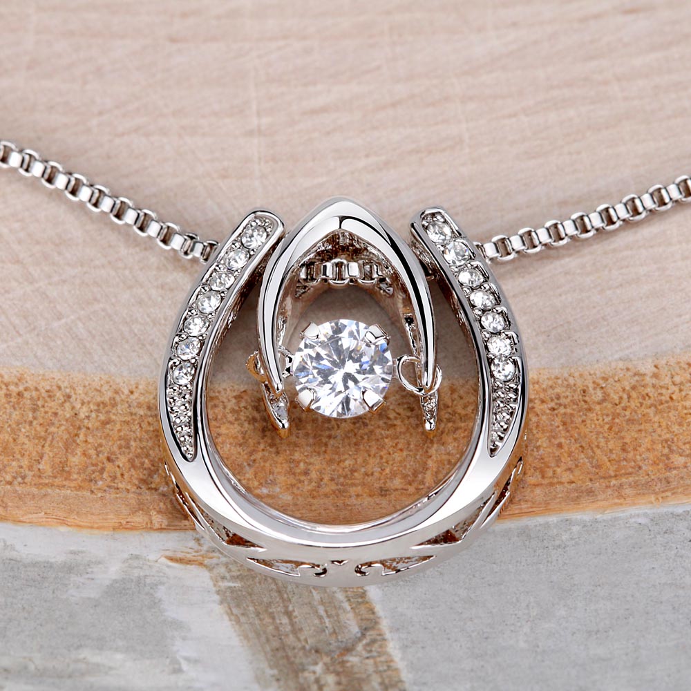 Lucky In Love - Collar de disculpas para ella