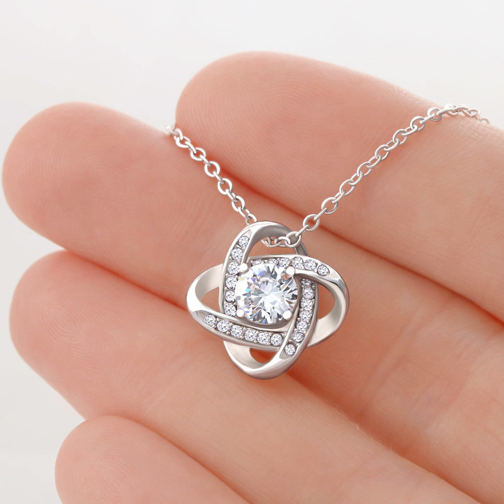 Para mi mamá: te aprecio. Collar con nudo de amor